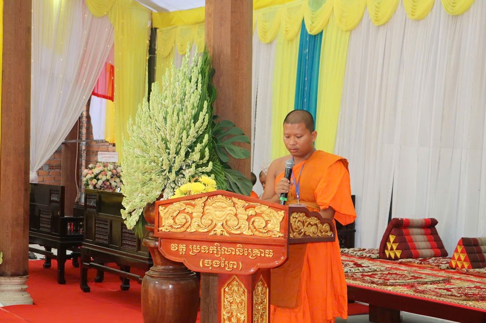 Đại đức Kim Hữu Nghị, trụ trì chùa Chông Prây phát biểu khai mạc Đại đức Kim Hữu Nghị, trụ trì chùa Chông Prây phát biểu khai mạc