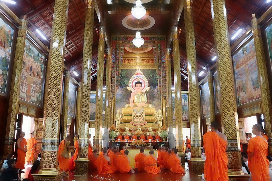 Bên trong chánh điện chùa Chông Prây Bên trong chánh điện chùa Chông Prây