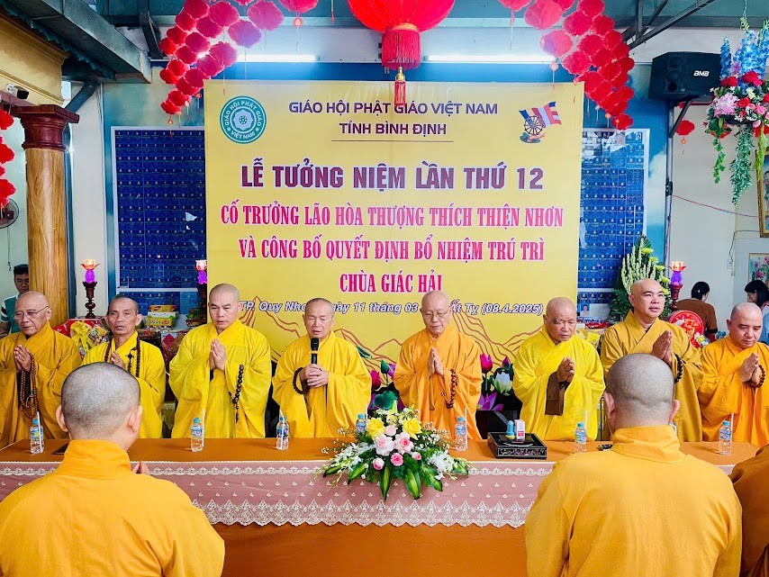 Niệm Phật cầu gia hộ