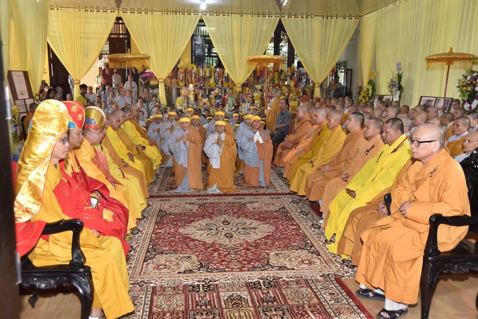 Chư tôn giáo phẩm chứng minh buổi lễ Chư tôn giáo phẩm chứng minh buổi lễ