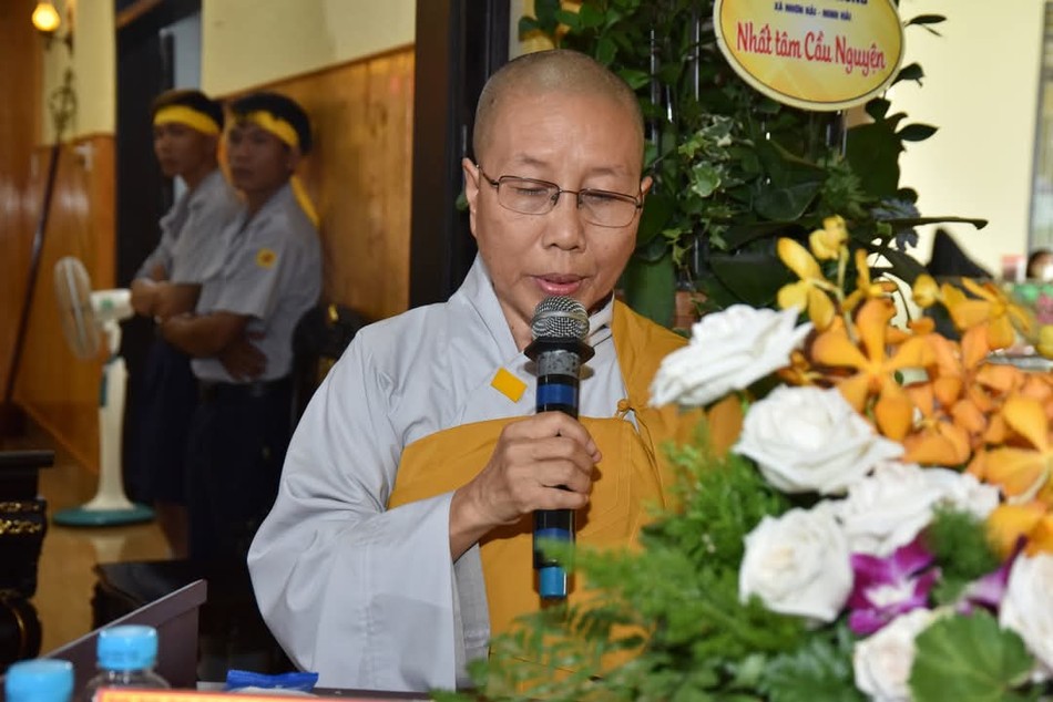 Ni sư Thích nữ Diệu Mãn cung tuyên tiểu sử cố Ni trưởng Thích nữ Diệu Tâm Ni sư Thích nữ Diệu Mãn cung tuyên tiểu sử cố Ni trưởng Thích nữ Diệu Tâm