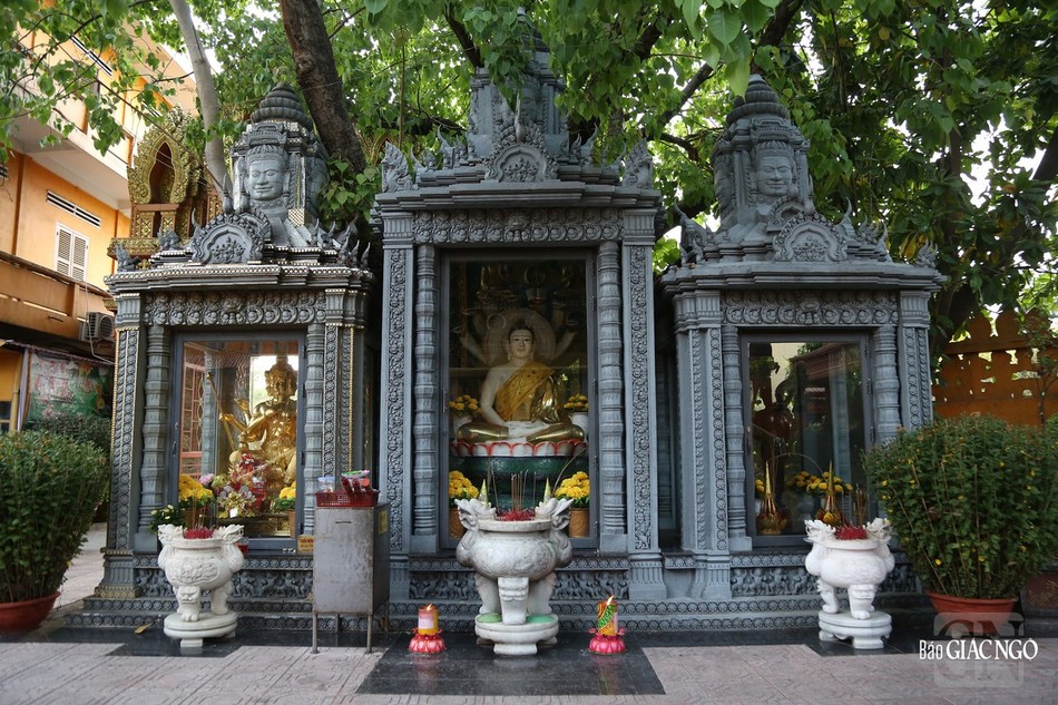 Tháp thờ Phật theo kiến trúc Angkor