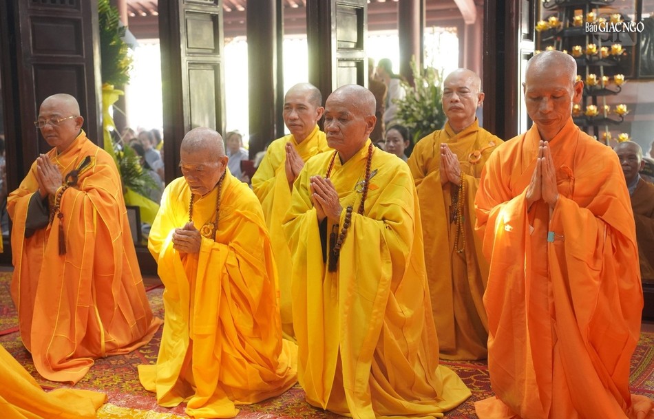 Môn đồ pháp quyến thành kính tưởng niệm Môn đồ pháp quyến thành kính tưởng niệm