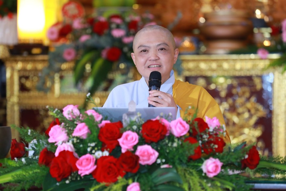 Ni sư Thích nữ Hương Nhũ chia sẻ Phật pháp