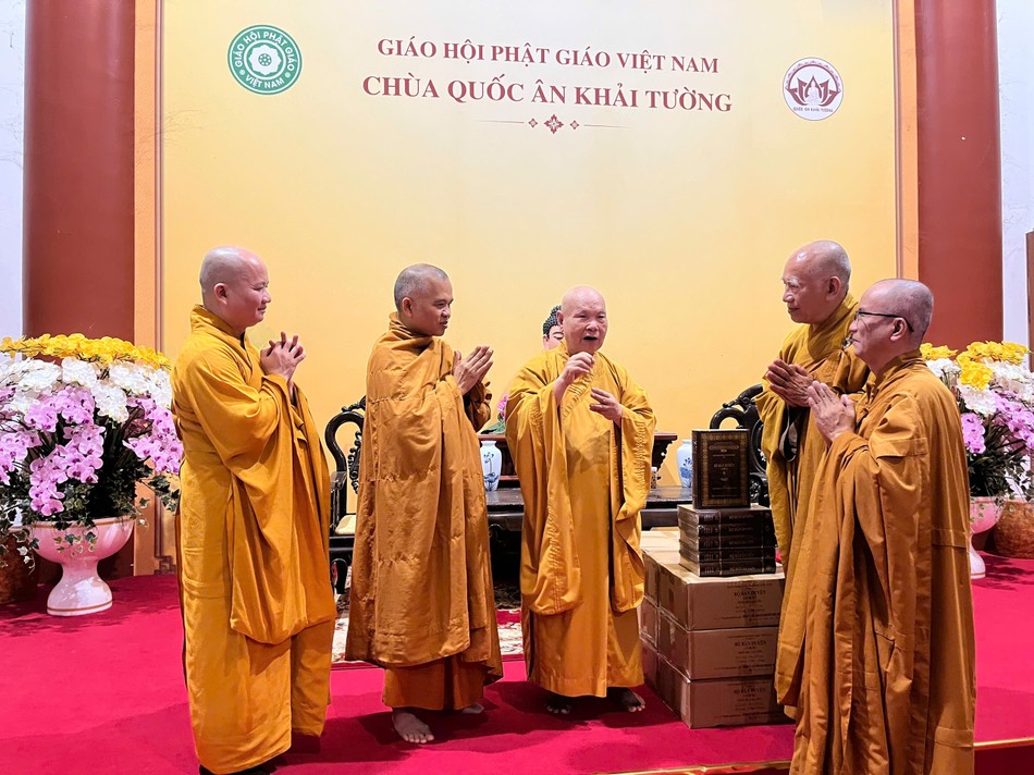 Trưởng lão Hòa thượng Thích Thiện Nhơn ghi nhận những nỗ lực của Viện Nghiên cứu Phật học VN và Trung tâm Dịch thuật Hán Nôm Huệ Quang đã hoàn tất một bộ kinh quan trọng của Phật giáo bộ phái Trưởng lão Hòa thượng Thích Thiện Nhơn ghi nhận những nỗ lực của Viện Nghiên cứu Phật học VN và Trung tâm Dịch thuật Hán Nôm Huệ Quang đã hoàn tất một bộ kinh quan trọng của Phật giáo bộ phái