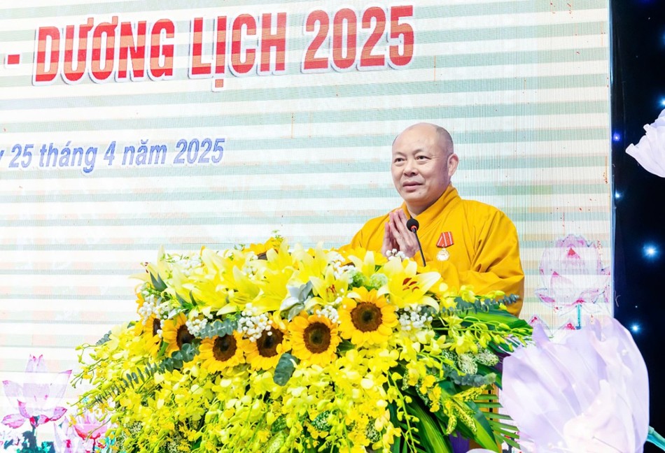 Thượng tọa Thích Tâm Định phát biểu