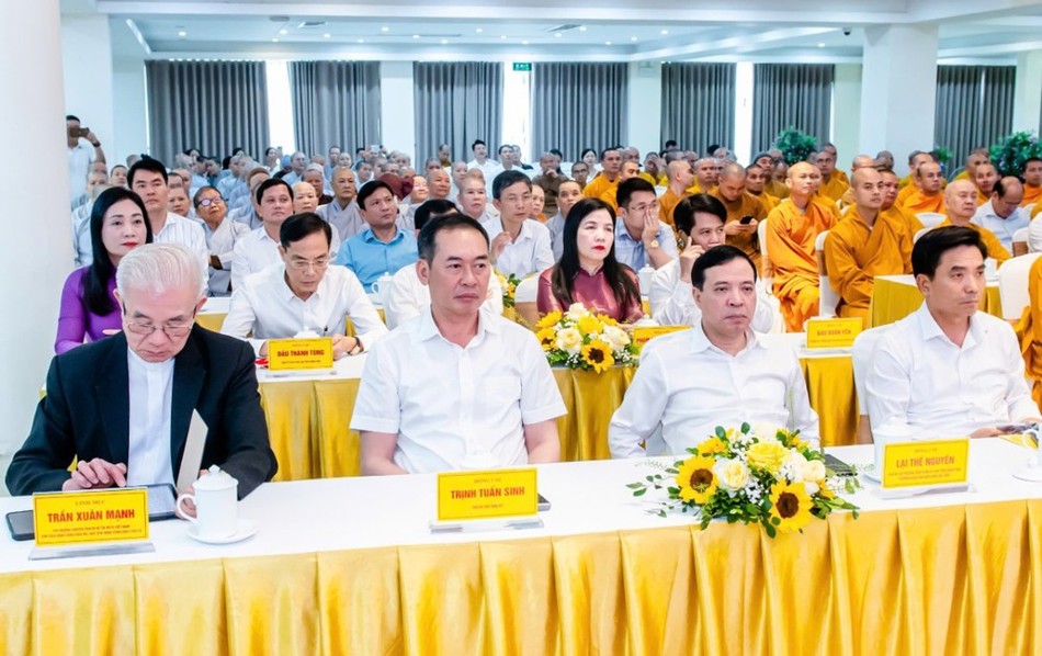 Lãnh đạo tỉnh Thanh Hóa, đại biểu tham dự