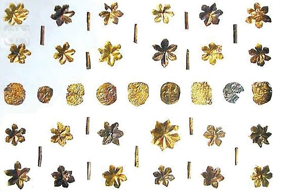 Các báu vật và trang sức được tìm thấy cùng với xá-lợi tại Piprāhwā - Ảnh: The Piprāhwā Project Các báu vật và trang sức được tìm thấy cùng với xá-lợi tại Piprāhwā - Ảnh: The Piprāhwā Project