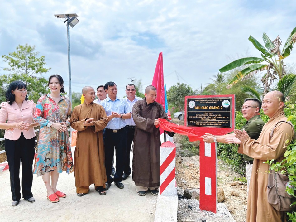 Cầu Giác Quang 2 có chiều dài 25m, chiều ngang 3.5m, tải trọng 10 tấn