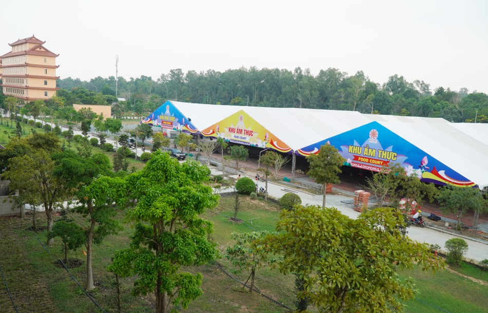 Nơi phục vụ ẩm thực cho đại biểu dự Đại lễ Vesak LHQ 2025 - Ảnh: N.D Nơi phục vụ ẩm thực cho đại biểu dự Đại lễ Vesak LHQ 2025 - Ảnh: N.D