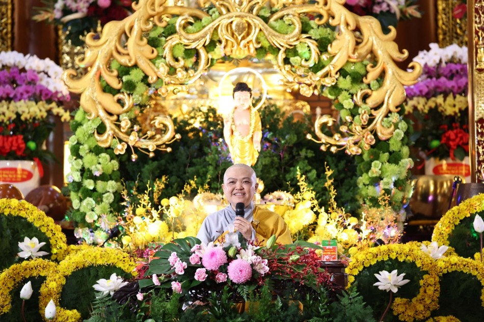 Ni sư Thích nữ Hương Nhũ chia sẻ Phật pháp