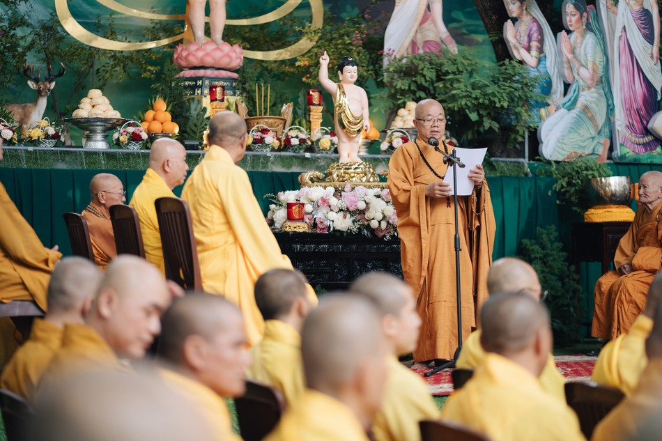 Hòa thượng Thích Thiện Hảo đọc Diễn văn Đại lễ Phật đản Phật lịch 2569 của Trưởng lão Hòa thượng Chủ tịch Hội đồng Trị sự GHPGVN