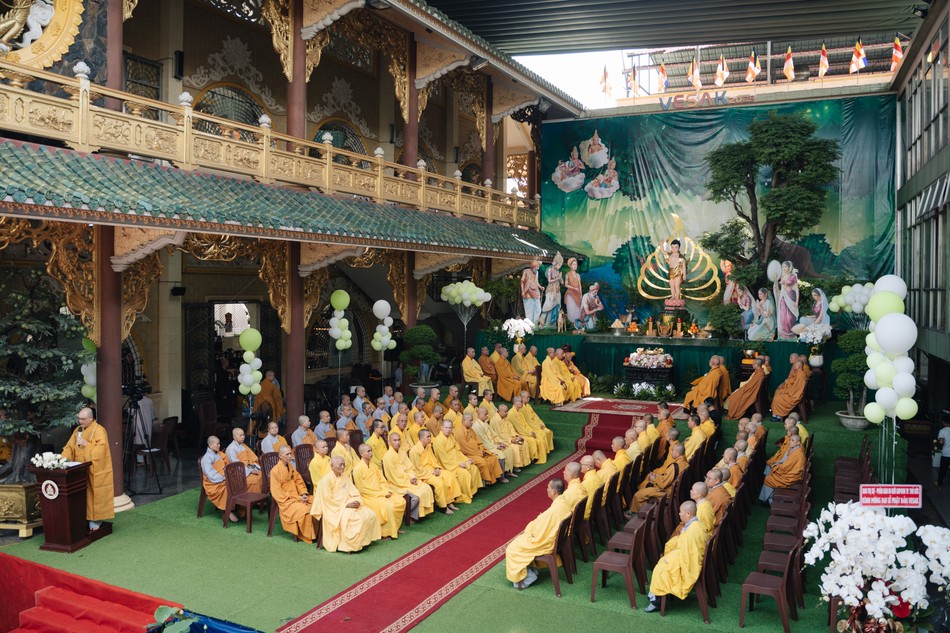 Chư tôn giáo phẩm Tăng Ni tham dự