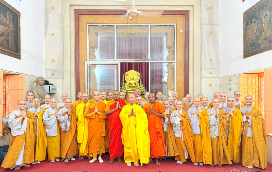 Lưu niệm sau buổi lễ Lưu niệm sau buổi lễ