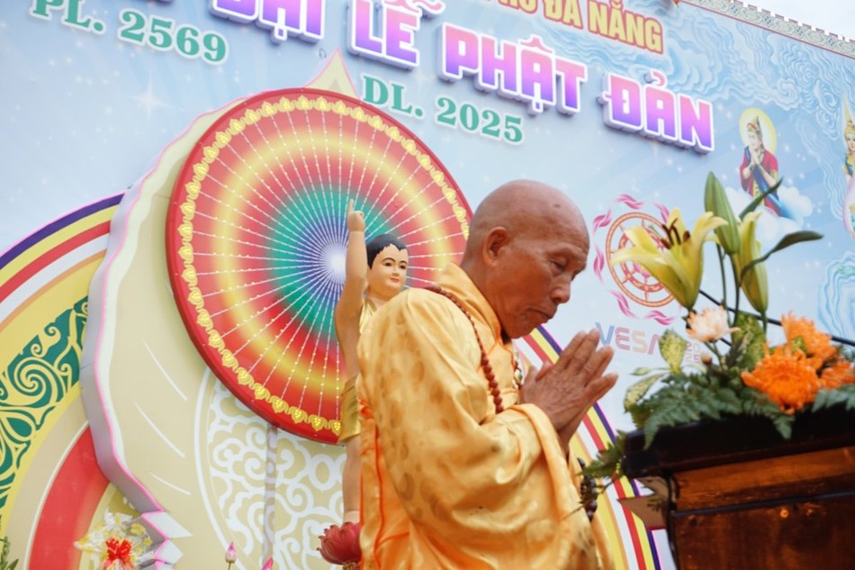 Trưởng lão Hòa thượng Thích Huệ Thường tuyên đọc Thông điệp Vesak 2025 của Tổng Thư ký Liên Hiệp Quốc Trưởng lão Hòa thượng Thích Huệ Thường tuyên đọc Thông điệp Vesak 2025 của Tổng Thư ký Liên Hiệp Quốc