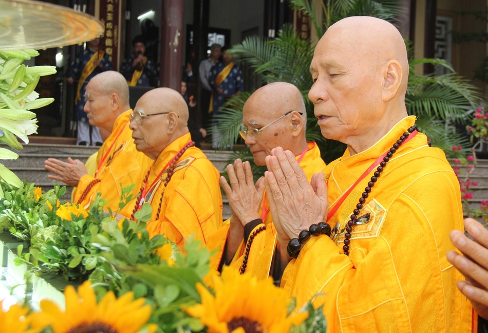 Chư tôn Trưởng lão Hòa thượng Chứng minh