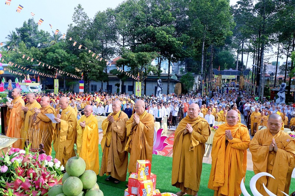 Trang nghiêm khóa lễ