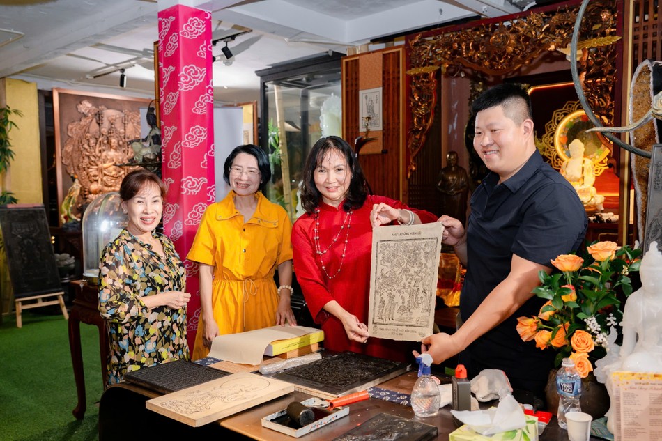 Triển lãm mộc bản trùng san "Như Lai ứng hiện đồ" Triển lãm mộc bản trùng san "Như Lai ứng hiện đồ"