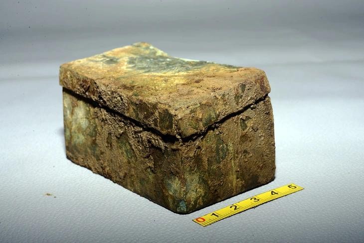 Chiếc hộp được cho là chứa xá-lợi Phật hoàng được tìm thấy ở Ngọa Vân - Ảnh: TS Nguyễn Văn Anh Chiếc hộp được cho là chứa xá-lợi Phật hoàng được tìm thấy ở Ngọa Vân - Ảnh: TS Nguyễn Văn Anh