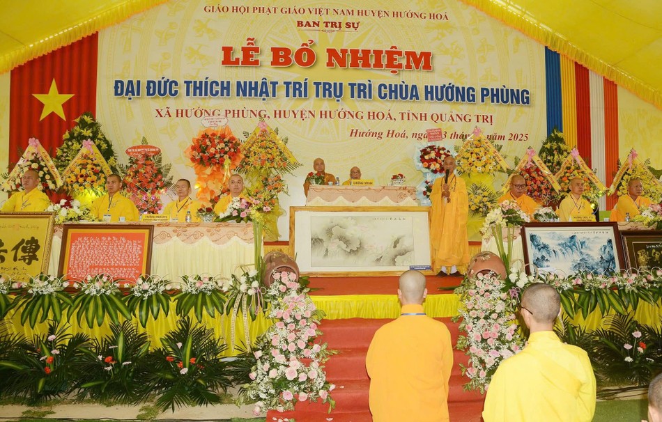 Thượng tọa Thích Thế Thanh ban huấn từ Thượng tọa Thích Thế Thanh ban huấn từ