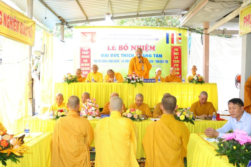 Thượng tọa Thích Trí Thọ ban đạo từ