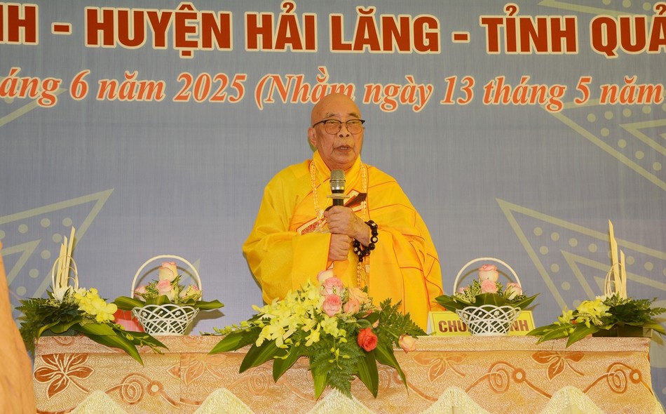 Hòa thượng Thích Thiện Tấn ban đạo từ Hòa thượng Thích Thiện Tấn ban đạo từ