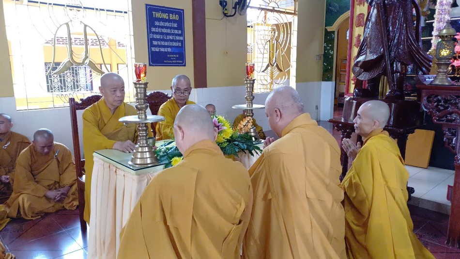 Chư Tăng tác pháp an cư tại hạ trường chùa Lưỡng Xuyên