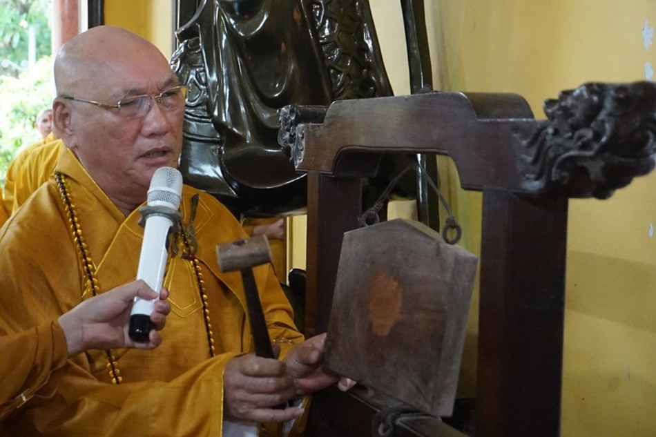 Trưởng lão Hòa thượng Thích Trí Viên khai chung bảng kiết giới an cư