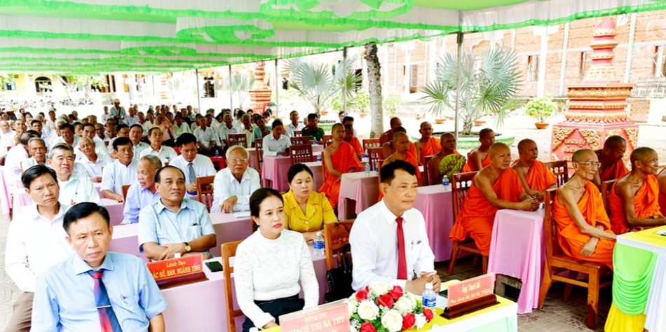 Chư Tăng và quý đại biểu tham dự lễ Chư Tăng và quý đại biểu tham dự lễ