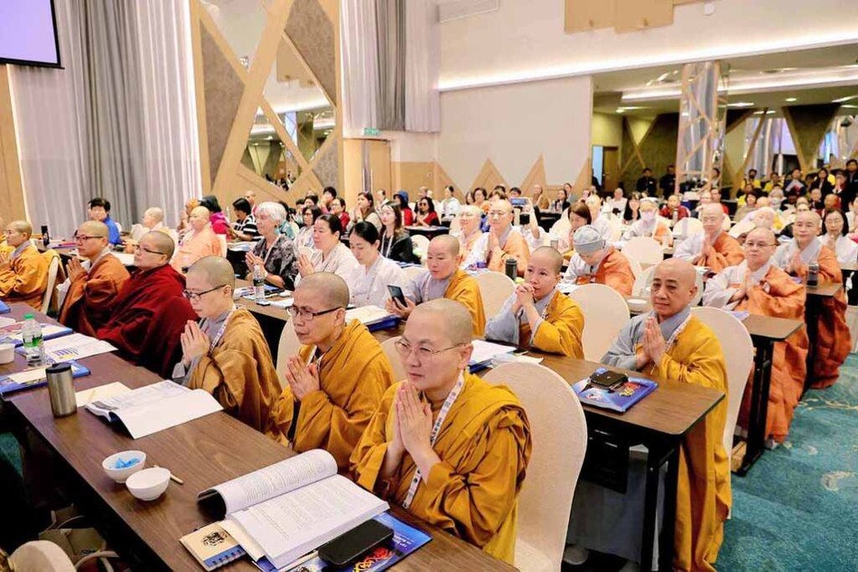 Hội nghị có sự tham dự của 400 chư Ni, cư sĩ, khách mời và đại biểu đến từ 35 quốc gia, vùng lãnh thổ trên toàn thế giới Hội nghị có sự tham dự của 400 chư Ni, cư sĩ, khách mời và đại biểu đến từ 35 quốc gia, vùng lãnh thổ trên toàn thế giới