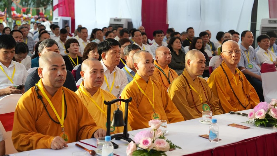 Chư tôn đức tham dự Chư tôn đức tham dự