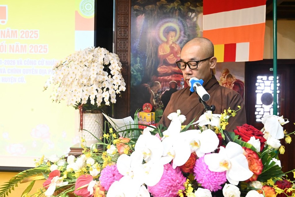 Thượng tọa Thích Bản Điền báo cáo sơ kết hoạt động Phật sự Thượng tọa Thích Bản Điền báo cáo sơ kết hoạt động Phật sự