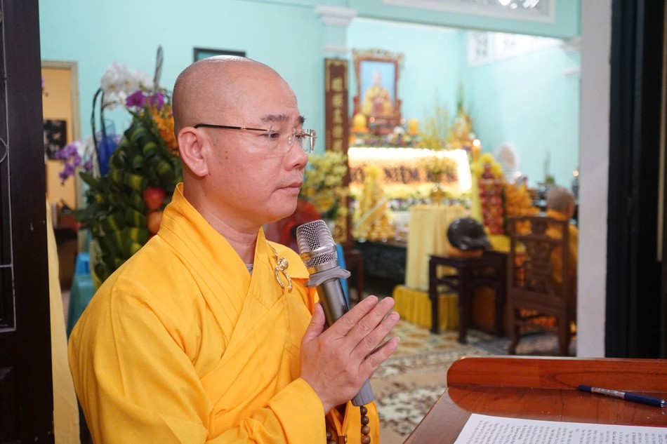 Thượng tọa Thích Thông Đạo cung tuyên tiểu sử cố Trưởng lão Hòa thượng Thích Quang Thể Thượng tọa Thích Thông Đạo cung tuyên tiểu sử cố Trưởng lão Hòa thượng Thích Quang Thể