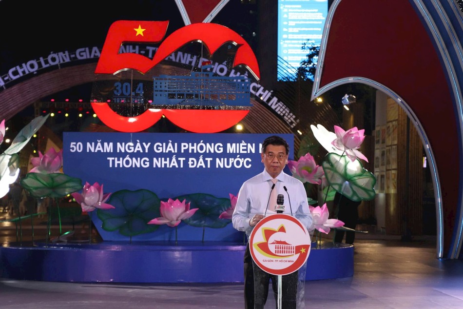 Phó Chủ tịch UBND TP.HCM Nguyễn Văn Dũng phát biểu Phó Chủ tịch UBND TP.HCM Nguyễn Văn Dũng phát biểu