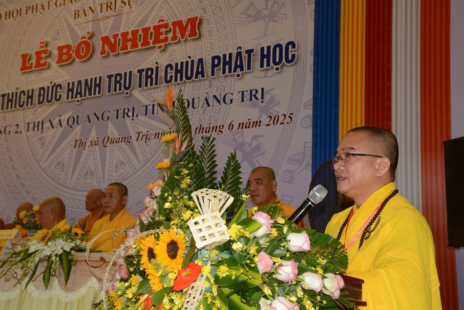 Đại đức Thích Viên Thành công bố quyết định bổ nhiệm trụ trì chùa Phật Học
