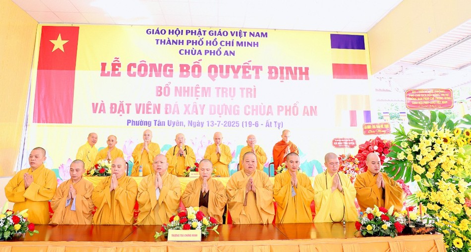 Niệm Phật cầu gia hộ