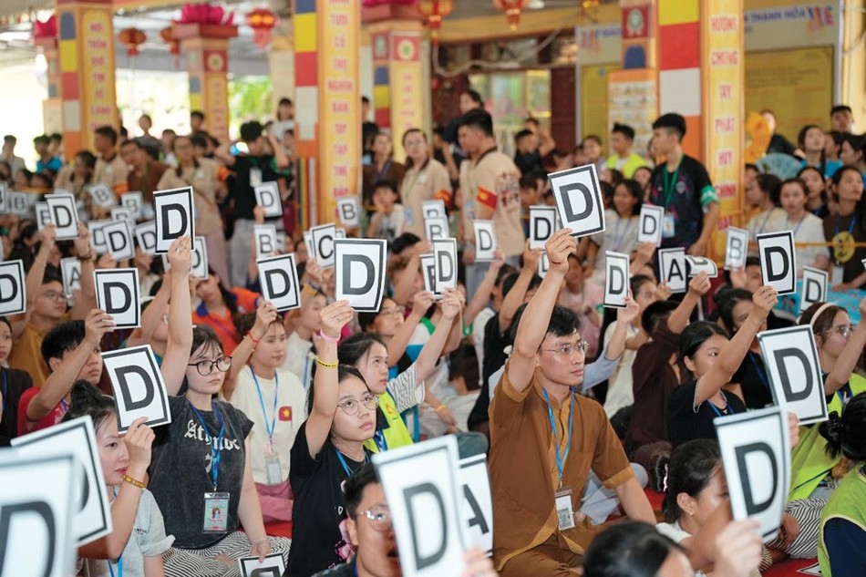 Các bạn trẻ hăng hái tham gia chương trình Các bạn trẻ hăng hái tham gia chương trình