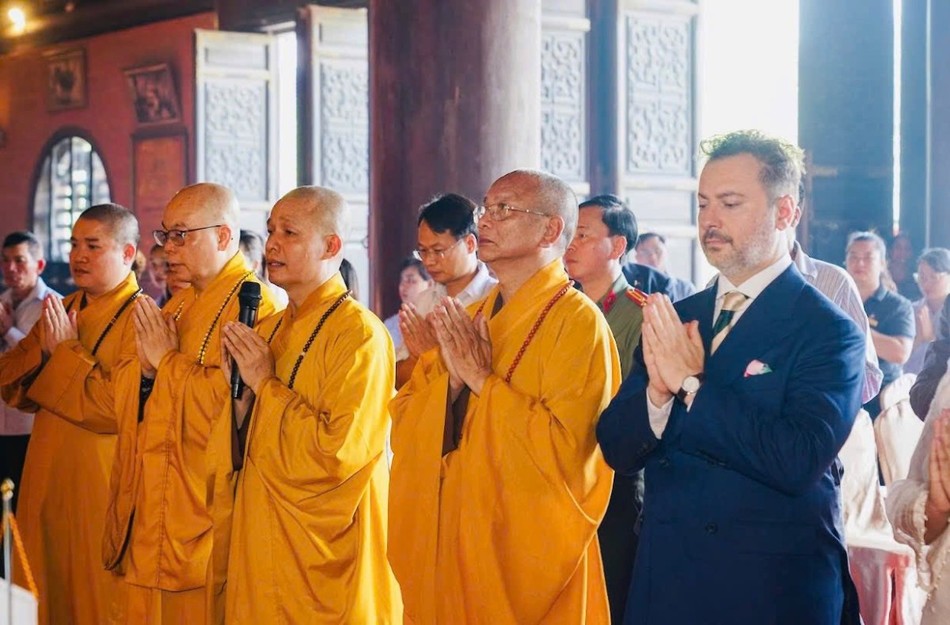 Khóa lễ an vị tôn tượng Đức Phật khổ hạnh tại chùa Bái Đính Khóa lễ an vị tôn tượng Đức Phật khổ hạnh tại chùa Bái Đính