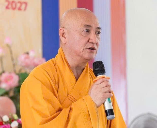 Hòa thượng Thích Huệ Thông ban đạo từ Hòa thượng Thích Huệ Thông ban đạo từ