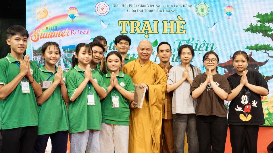 Khai mở tâm trí qua các thời pháp thoại từ quý thầy cô giảng sư Khai mở tâm trí qua các thời pháp thoại từ quý thầy cô giảng sư