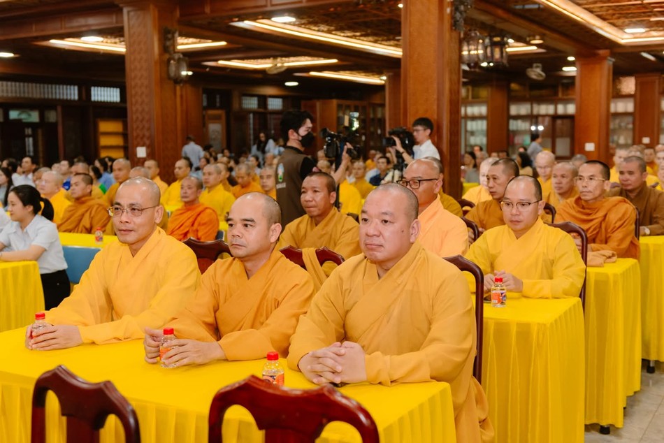 Chư Tăng tham dự Chư Tăng tham dự