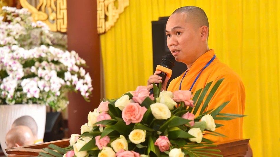 Đại đức Thích Nhuận Hiển phát biểu khai mạc Đại đức Thích Nhuận Hiển phát biểu khai mạc