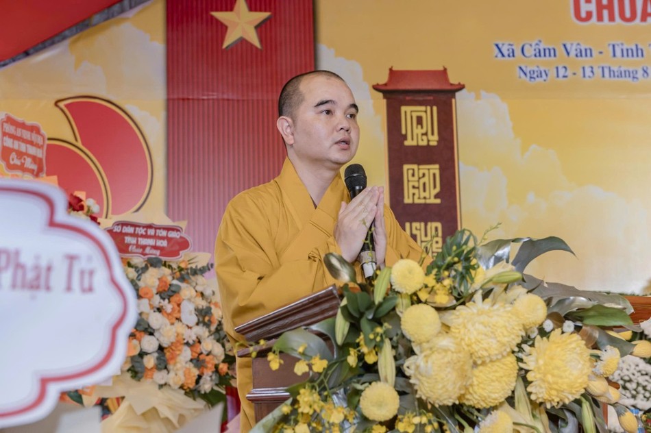 Đại đức Thích Nguyên Hiệp công bố quyết định bổ nhiệm chùa Màu Đại đức Thích Nguyên Hiệp công bố quyết định bổ nhiệm chùa Màu