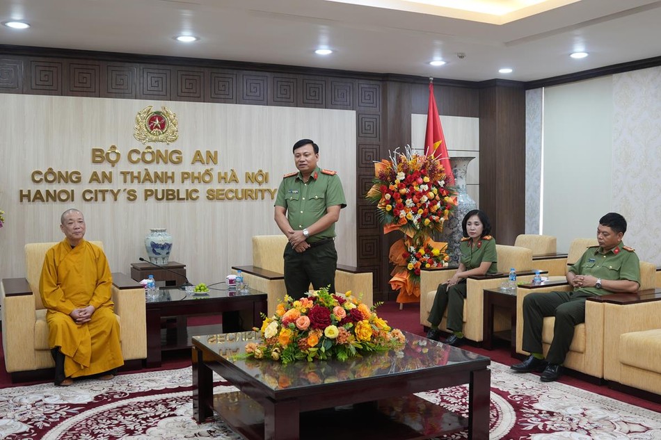 Đại tá Nguyễn Tiến Đạt phát biểu