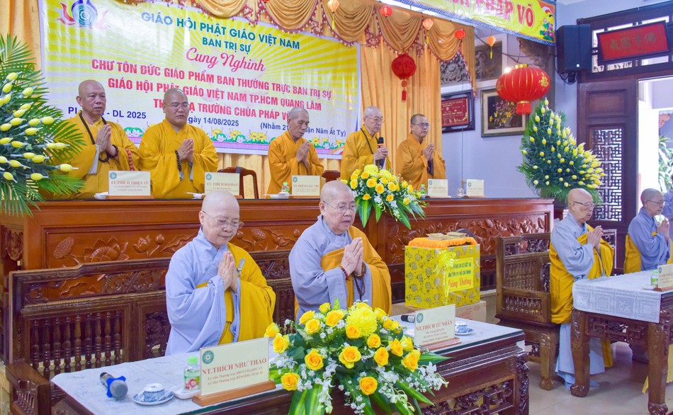 Trường hạ chùa Pháp Võ (X.Nhà Bè) có 63 hành giả tu học. Ban Chức sự cung thỉnh Ni trưởng Thích nữ Như Thủy làm Thiền chủ hướng dẫn chư Ni tu học trong 3 tháng an cư