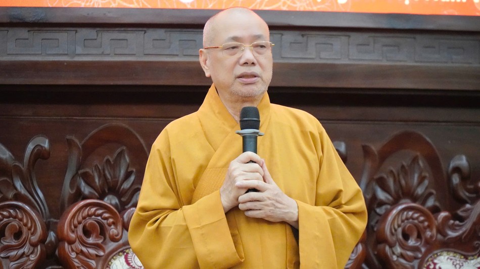 Hòa thượng Chủ tịch Hội đồng Khoa học Học viện phát biểu Hòa thượng Chủ tịch Hội đồng Khoa học Học viện phát biểu