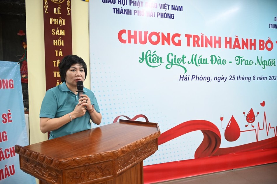 Bác sĩ Nguyễn Thị Thu Hiền phát biểu Bác sĩ Nguyễn Thị Thu Hiền phát biểu