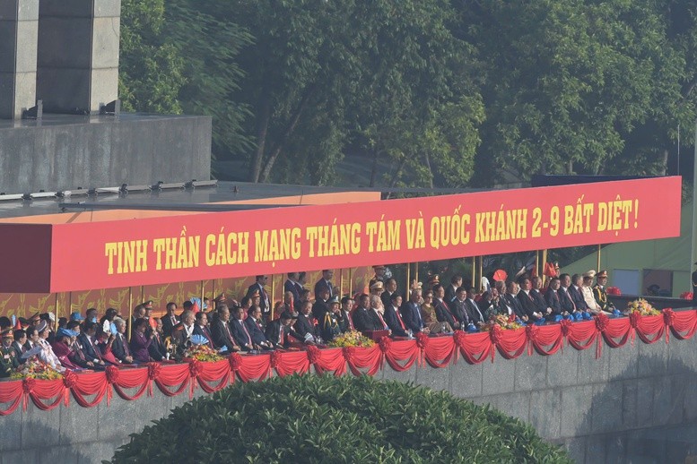 Các vị lãnh đạo Đảng, Nhà nước, Quốc hội, Chính phủ, Mặt trận Tổ quốc Việt Nam trên khán đài dự Lễ kỷ niệm - Ảnh: VGP Các vị lãnh đạo Đảng, Nhà nước, Quốc hội, Chính phủ, Mặt trận Tổ quốc Việt Nam trên khán đài dự Lễ kỷ niệm - Ảnh: VGP
