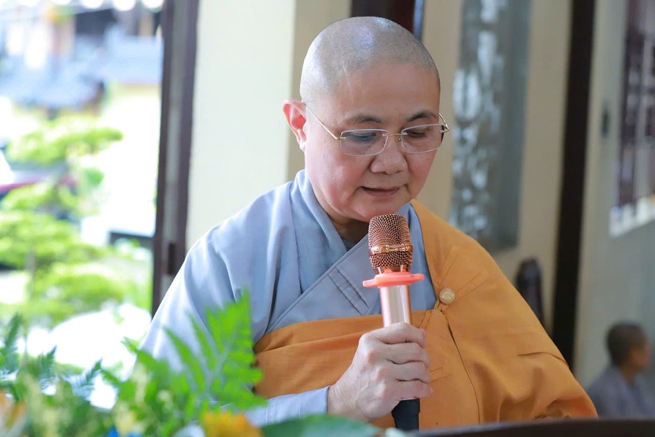 Ni sư Thích nữ Chúc Tường phát biểu khai mạc