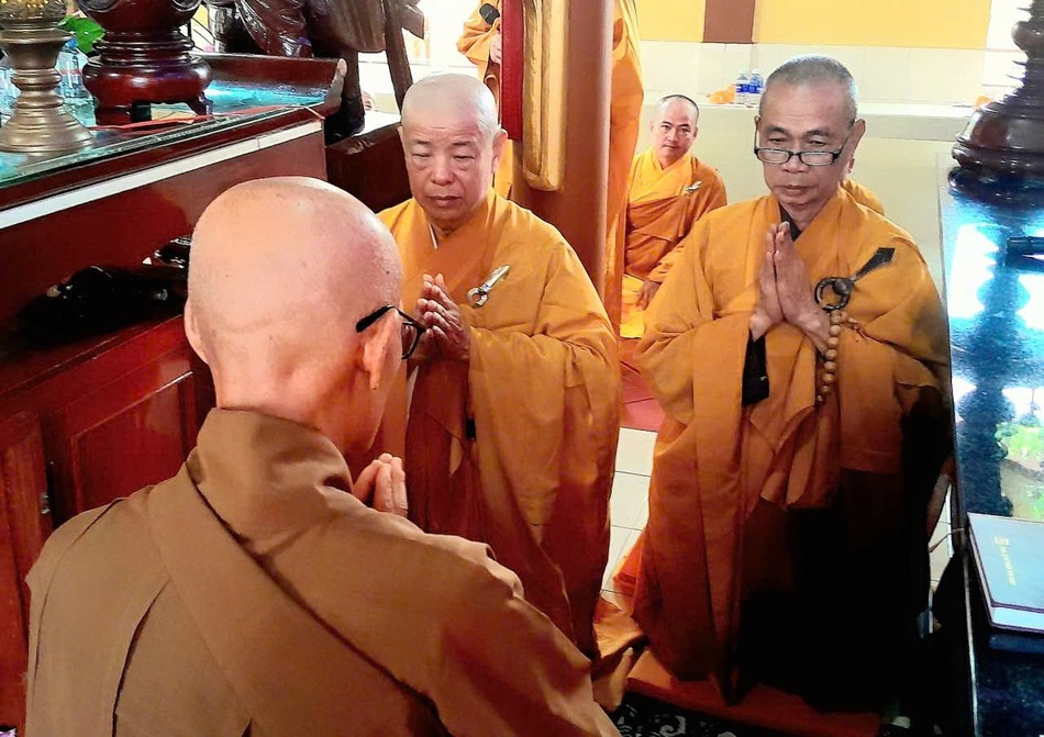 Chư Tăng tác pháp Tự tứ